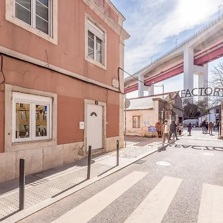 Apartamento Guestready - Colourful&modern Lxfactory
