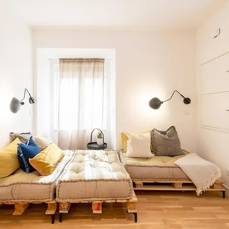 Guestready - Colourful And Modern Lxfactory Lägenhet *